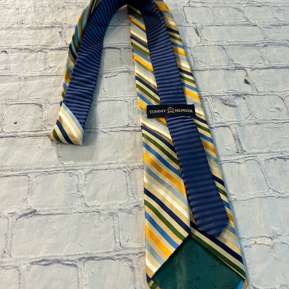 TOMMY HILFIGER 100% SILK MULTI PATTERN AND COLORS MADE IN USA MENS STRIPPED TIE - Picture 3 of 8